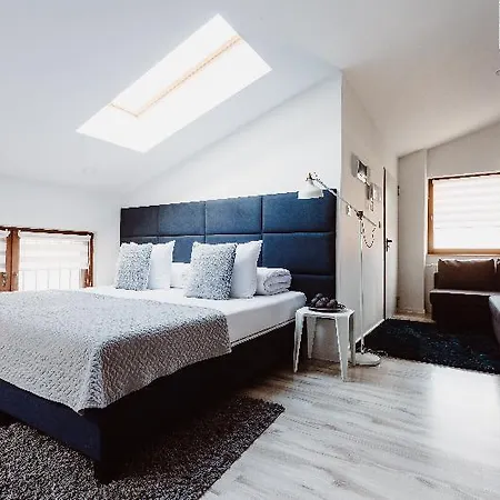 Z14 Boutique - Old Town 4* Krakau